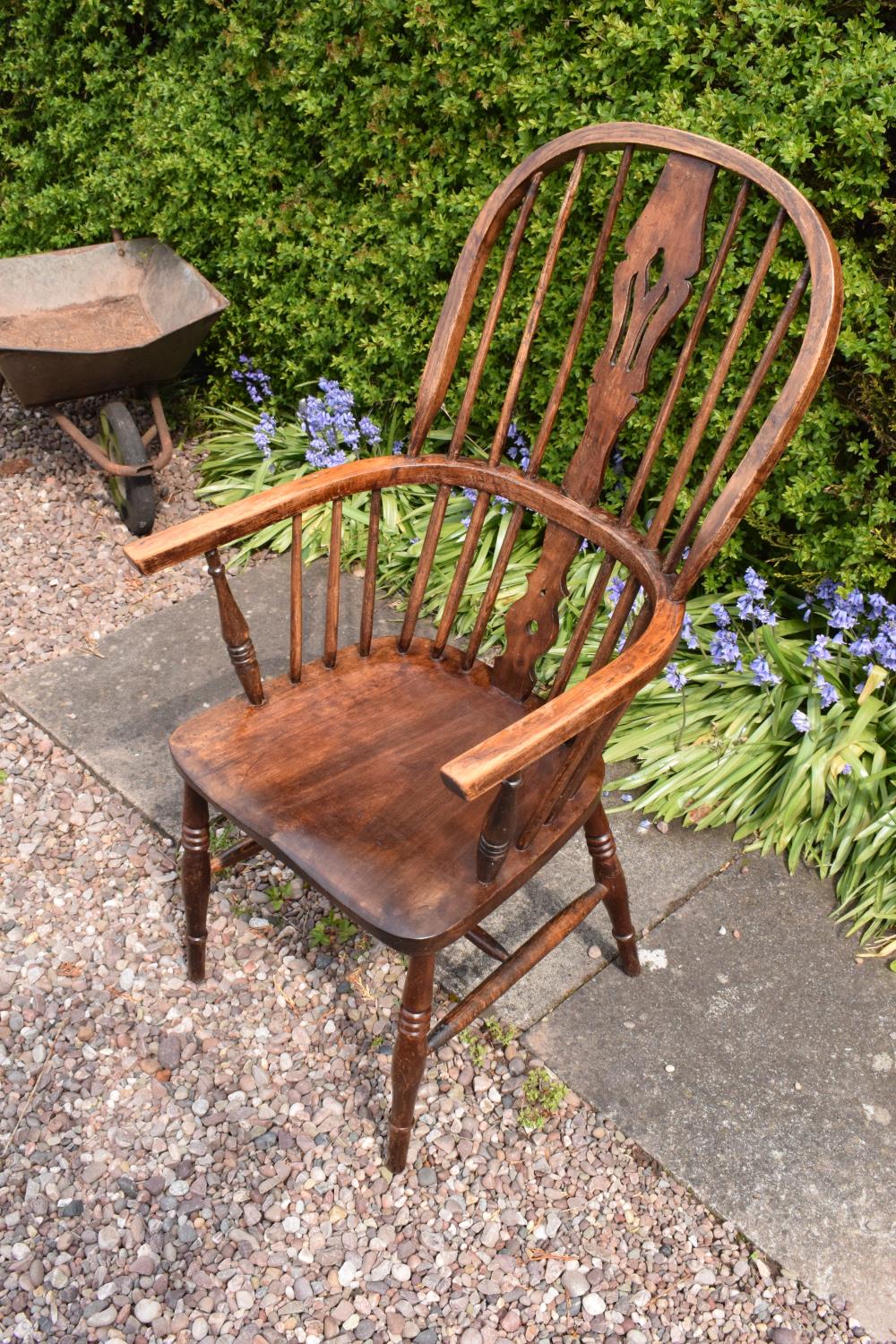 A 19th century Windsor farmhouse armchair. In good condition with age related wear and tear to - Image 3 of 8