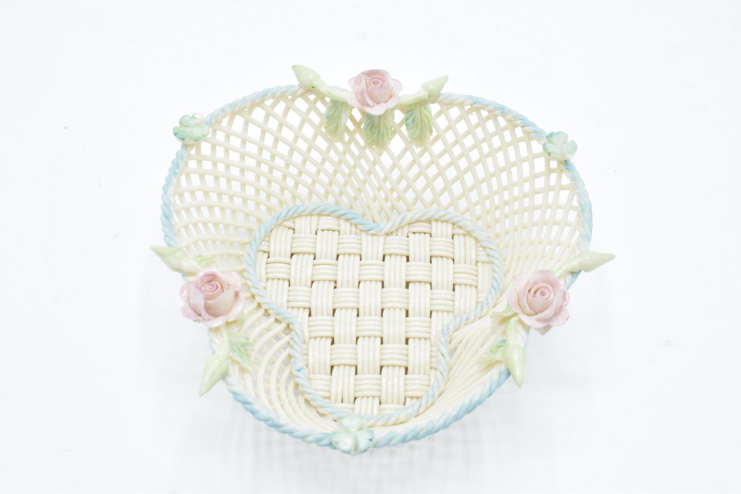 Belleek of Ireland trefoil-shaped weave basket with floral decoration with painted highlights. In - Image 4 of 7