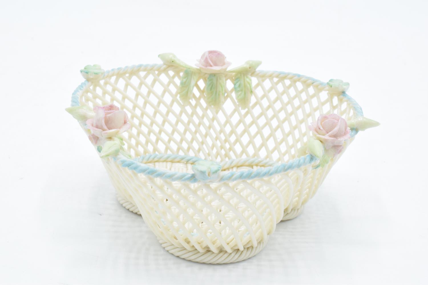 Belleek of Ireland trefoil-shaped weave basket with floral decoration with painted highlights. In - Image 3 of 7