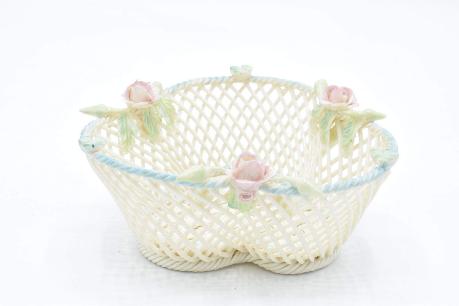 Belleek of Ireland trefoil-shaped weave basket with floral decoration with painted highlights. In - Image 2 of 7