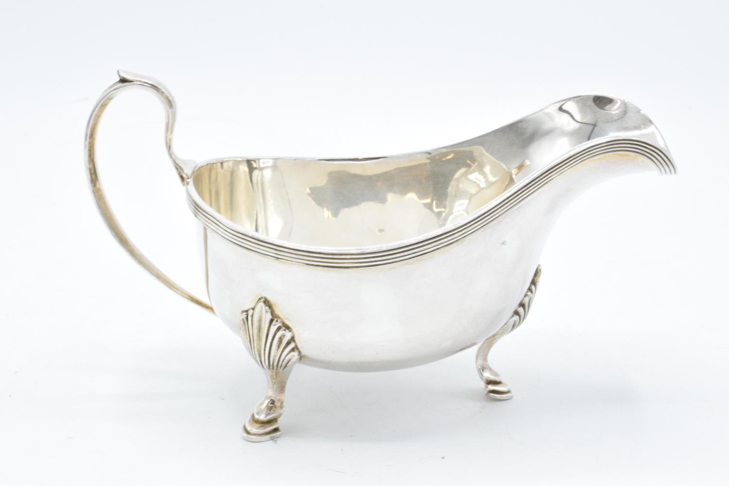 A quality silver plate gravy boat. Some age related wear and tear. - Image 2 of 5