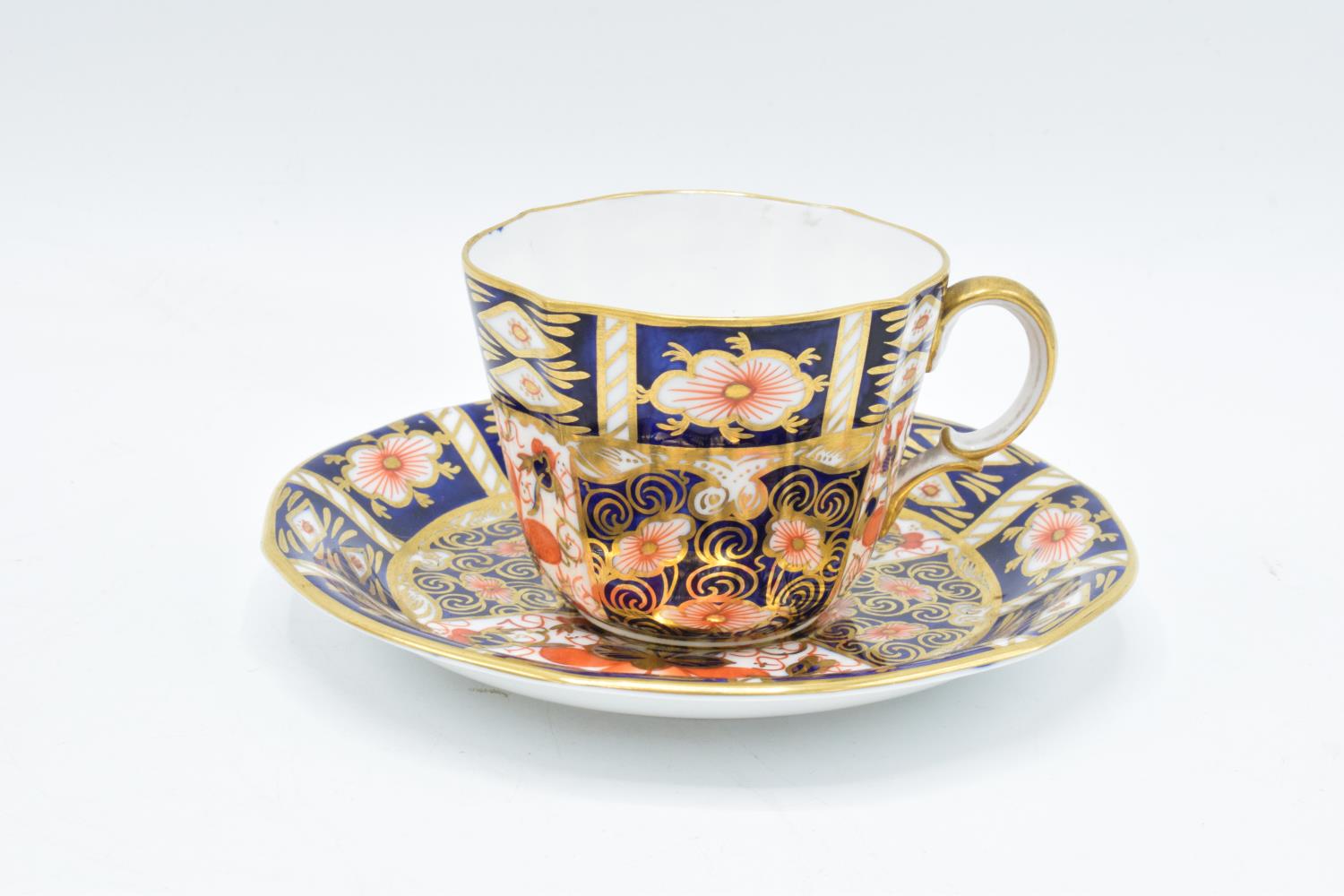 Royal Crown Derby early 20th century Imari cups and saucers (2 duos) All first quality. Both sets - Image 2 of 10