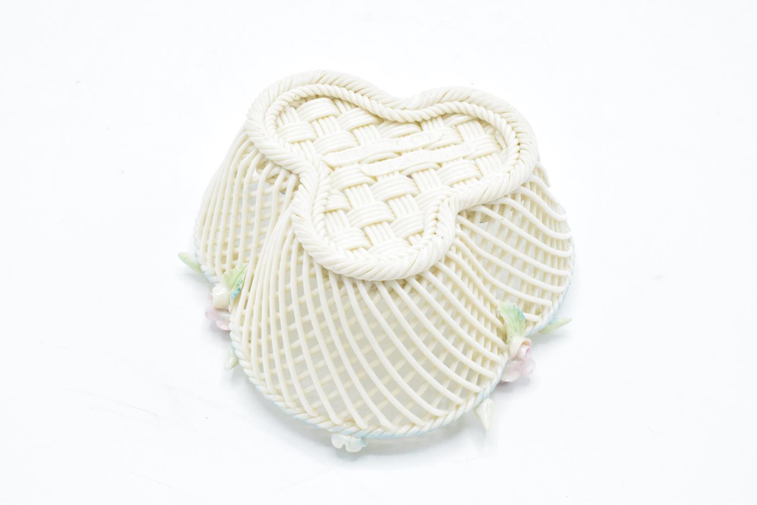 Belleek of Ireland trefoil-shaped weave basket with floral decoration with painted highlights. In - Image 5 of 7