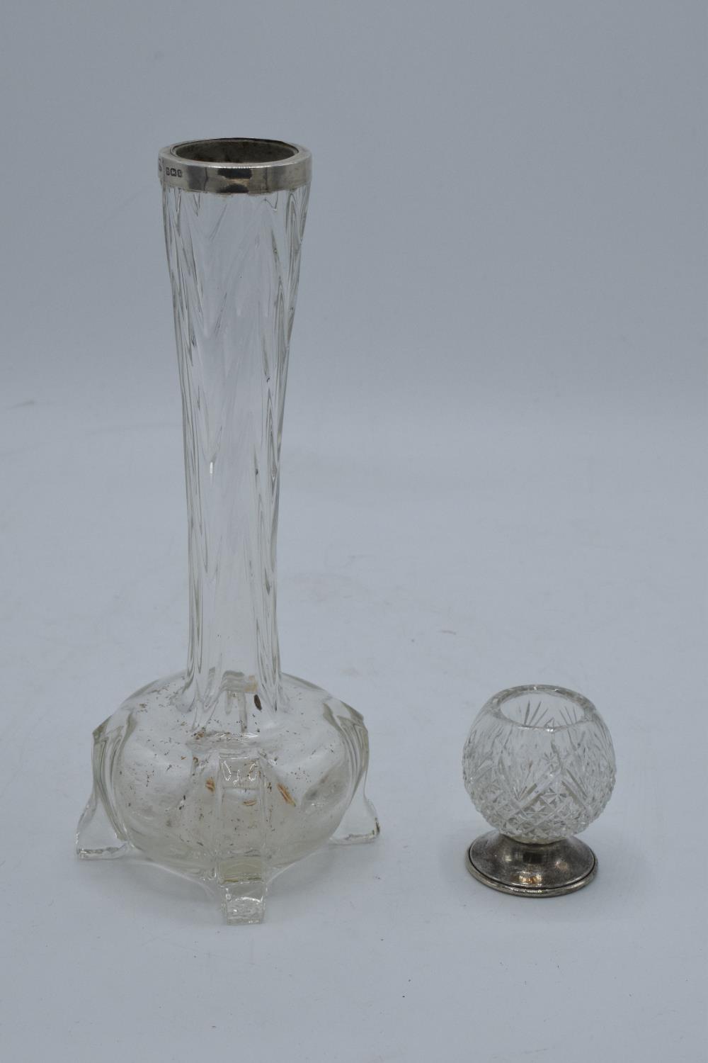 A silver-rimmed glass vase together with a glass cocktail stick holder with a silver base (2). - Image 2 of 5