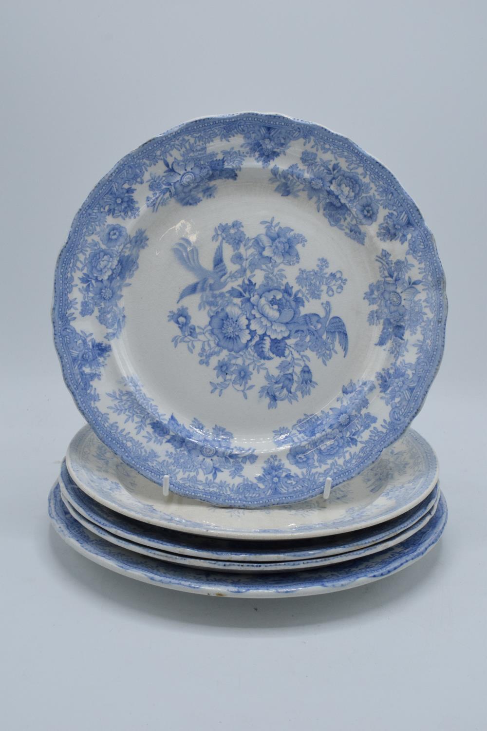 A collection of 19th century blue and white dinner plates in the Asiatic Pheasant design to - Image 2 of 4