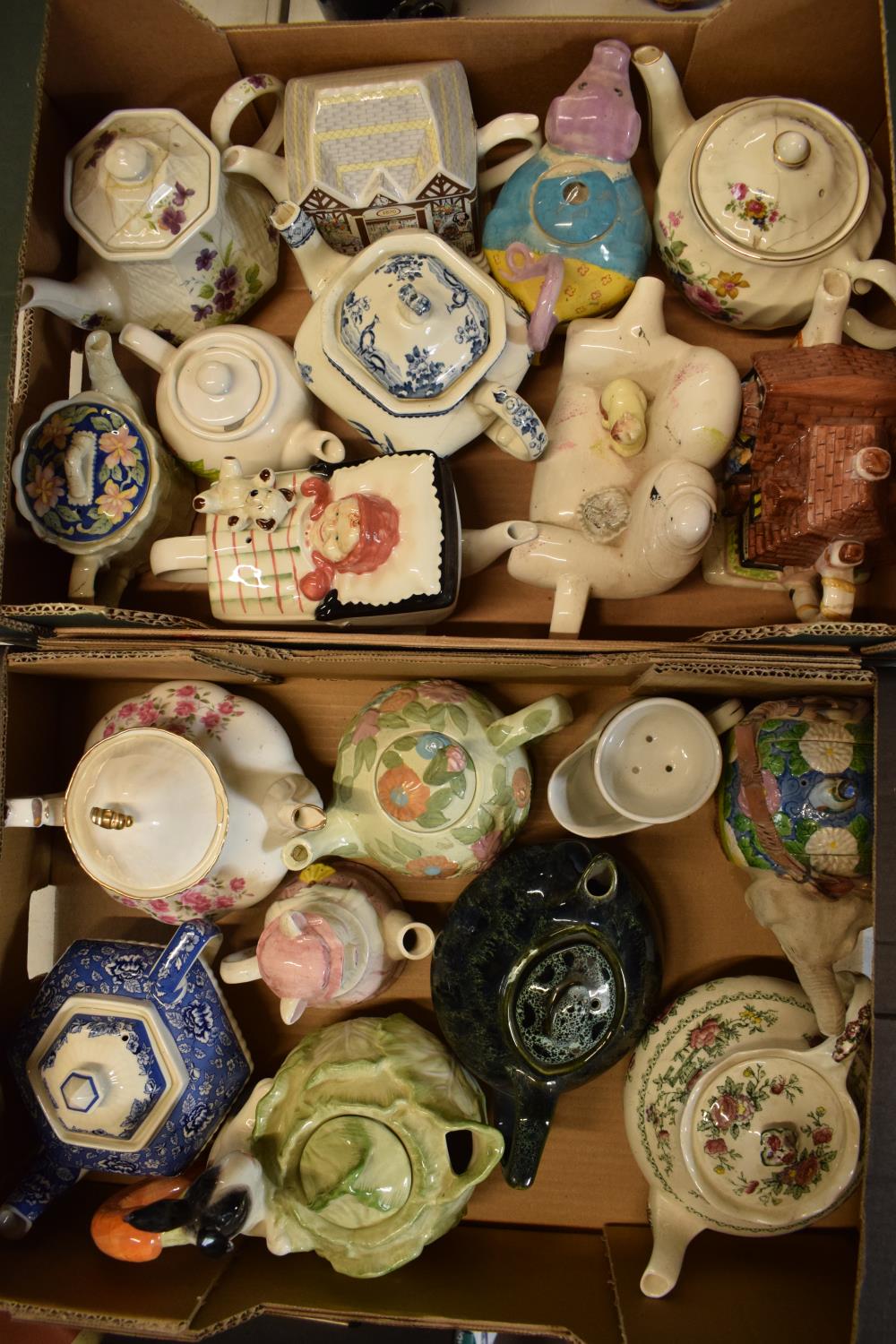 A large collection of teapots and novelty teapots to include various makers such as Sadler, Price