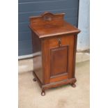 Edwardian coal purdonium/ coal scuttle in the form of a cabinet. In good functional condition. 77