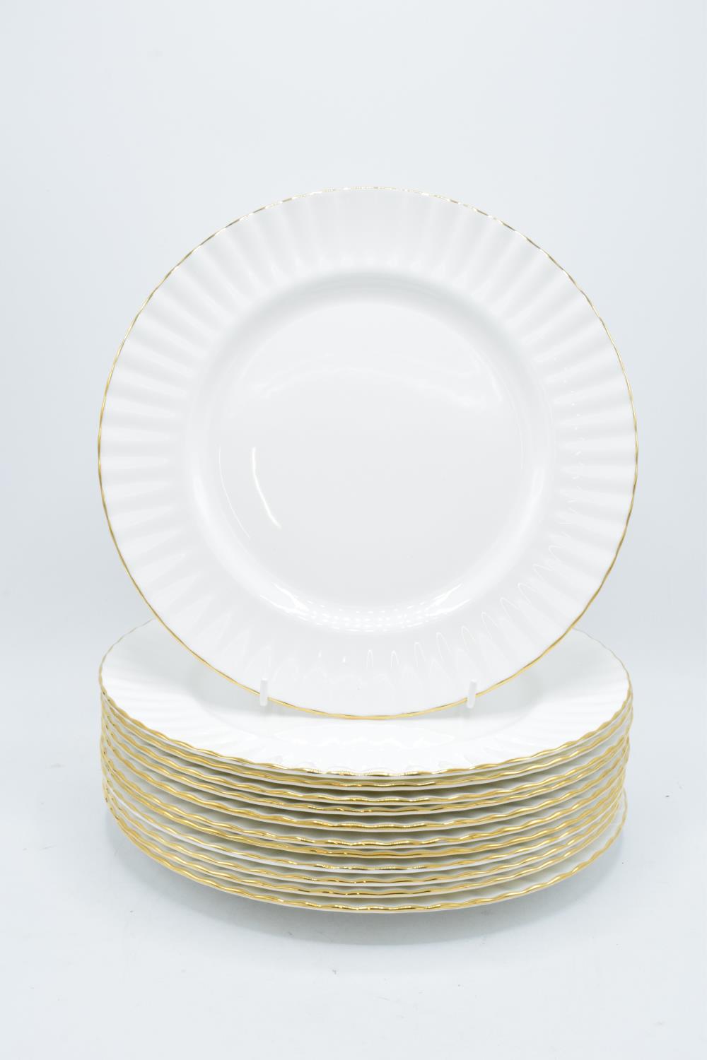 A collection of Royal Albert Val D'or items to include 12 x 27cm diameter dinner plates and a lidded - Image 3 of 4