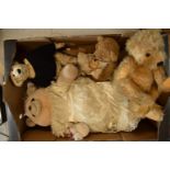 A collection of teddy bears to include makers such as Russ Berrie, Merrythought L/E of 500,