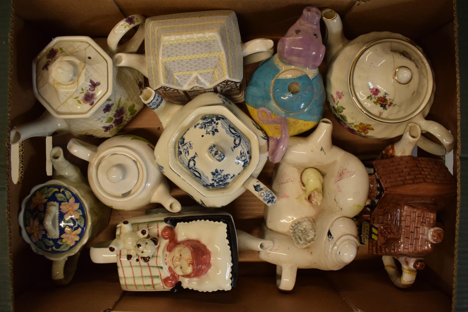 A large collection of teapots and novelty teapots to include various makers such as Sadler, Price - Image 2 of 3