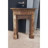 Victorian cast iron fireplace. 72 x 12 x 91cm.