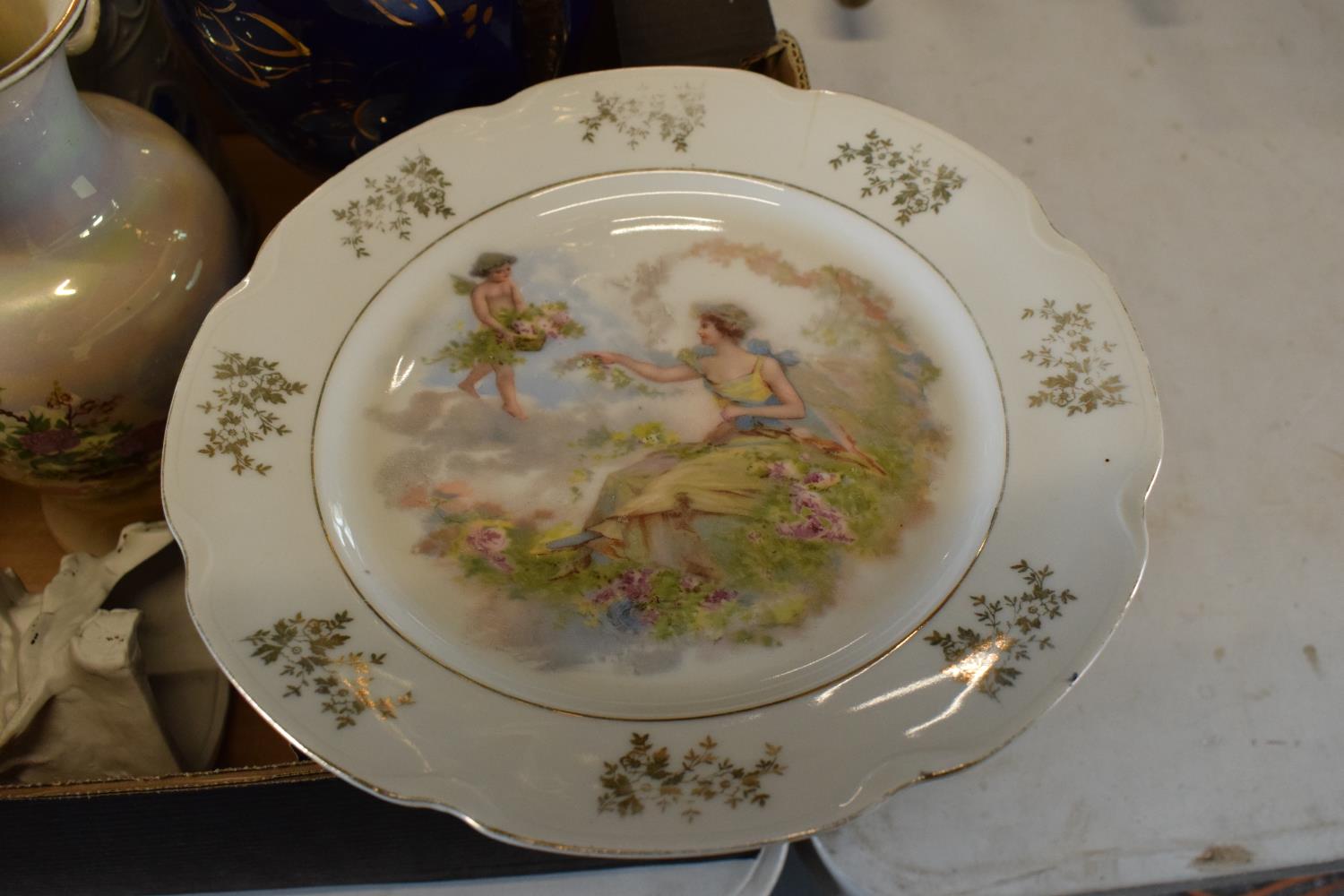 A mixed collection of 19th and 20th century pottery to include an Alice Austria plate, Sadler,