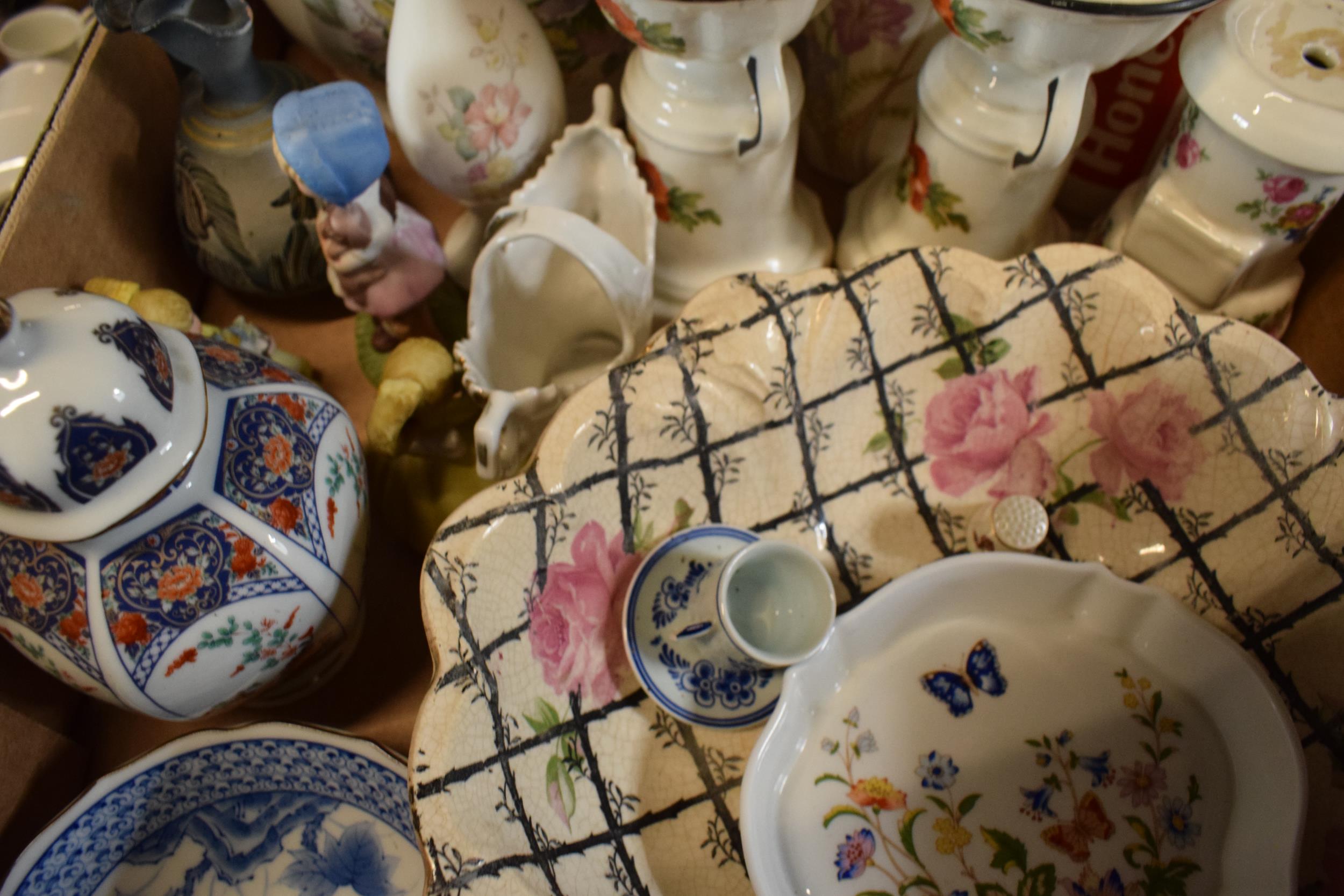 A mixed collection of pottery to include 20th century oriental items, pub advertising jugs, vases, - Image 3 of 4