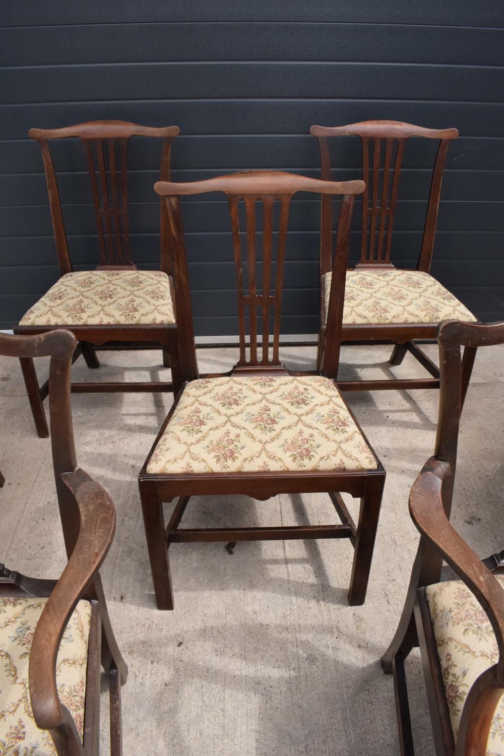 George III mahogany set of country Chippendale style dining chairs to consist of 2 carver chairs - Image 9 of 9