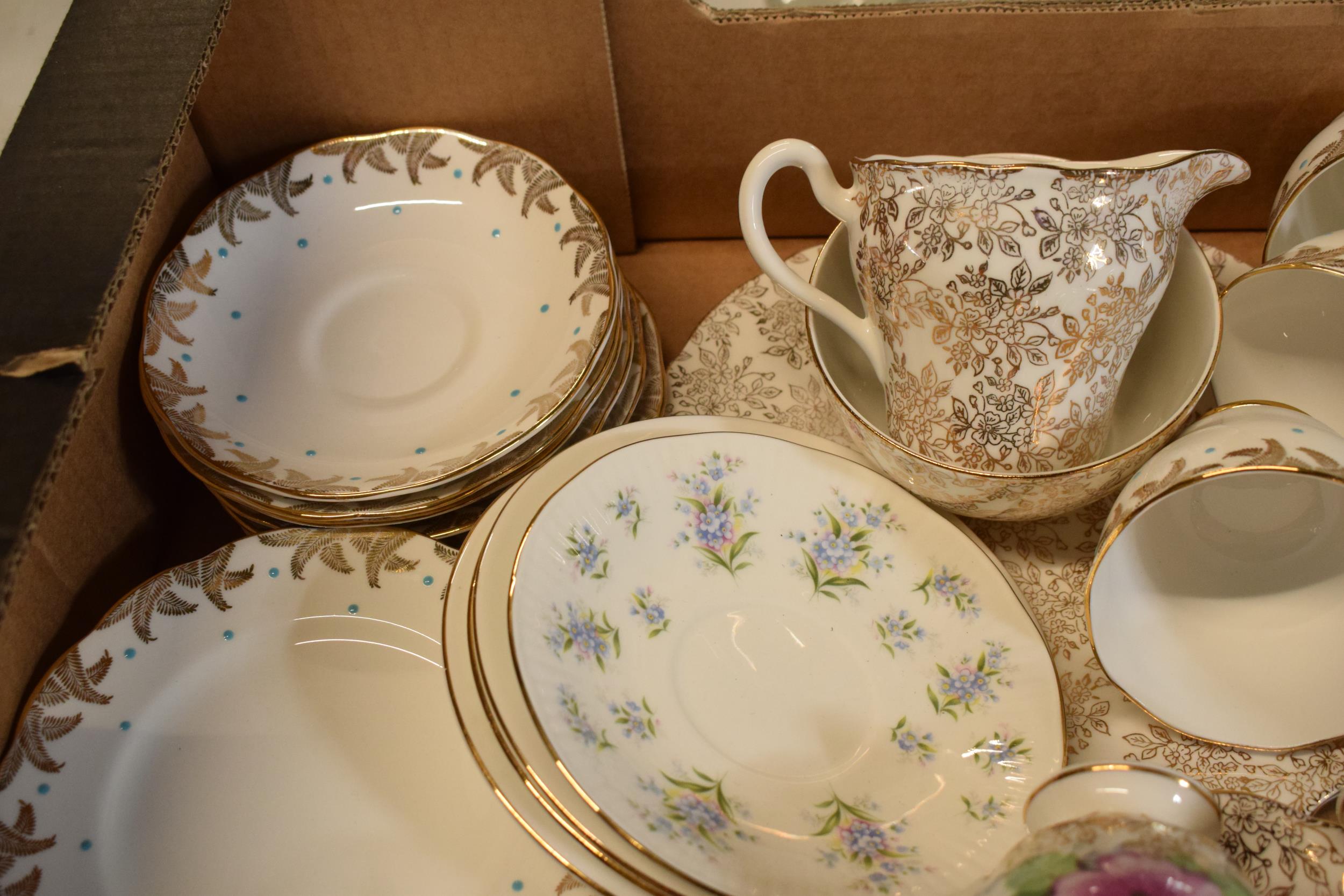 A collection of items to include 2 tea sets to include trios, milk and sugars, cake plates plus - Image 3 of 5