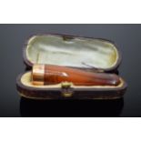 9ct gold and amber cased cheroot holder. Birmingham 1897. 5cm long.