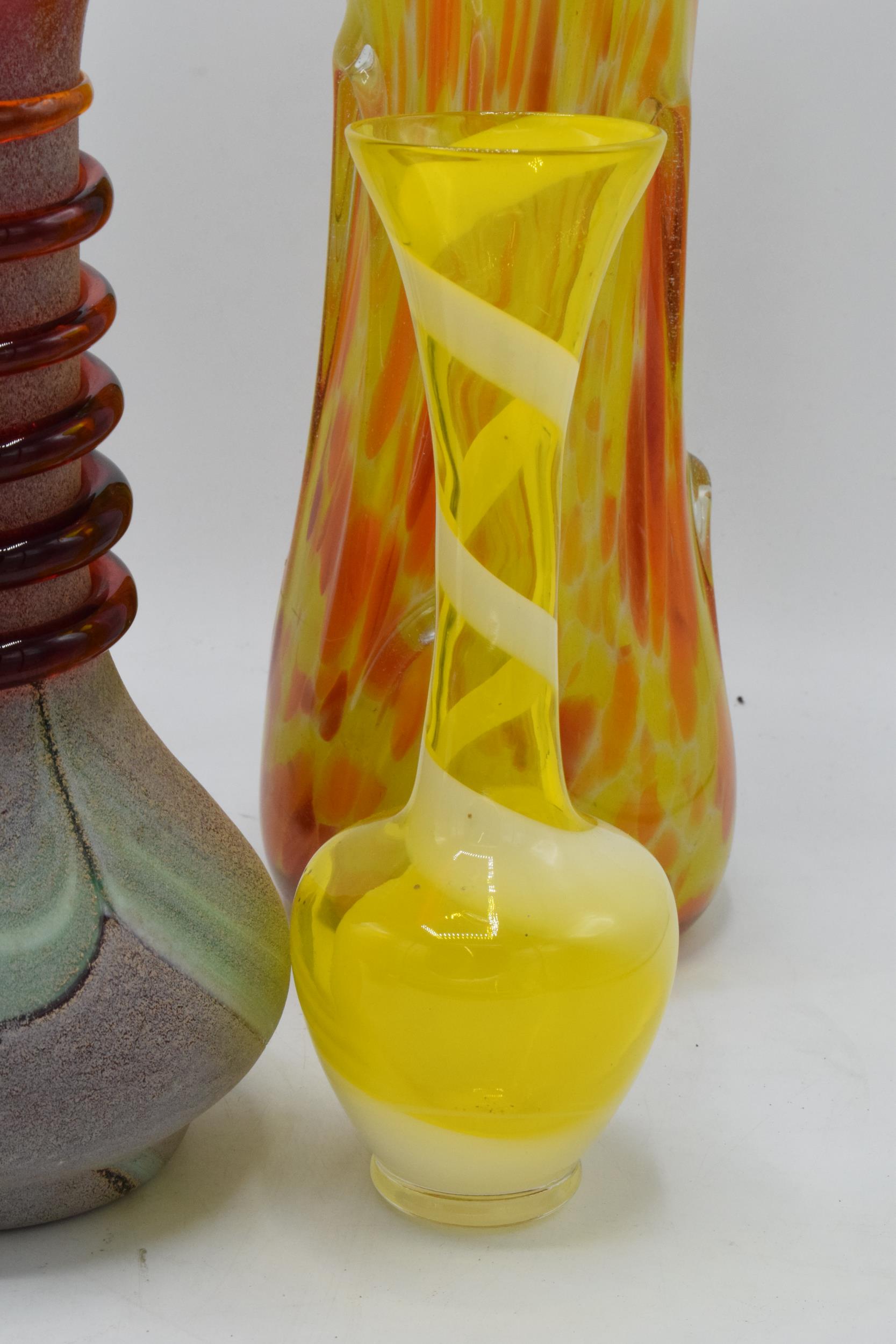 A collection of assorted art / studio glass in the form of jugs, vases, a dish etc. Condition is - Image 4 of 8