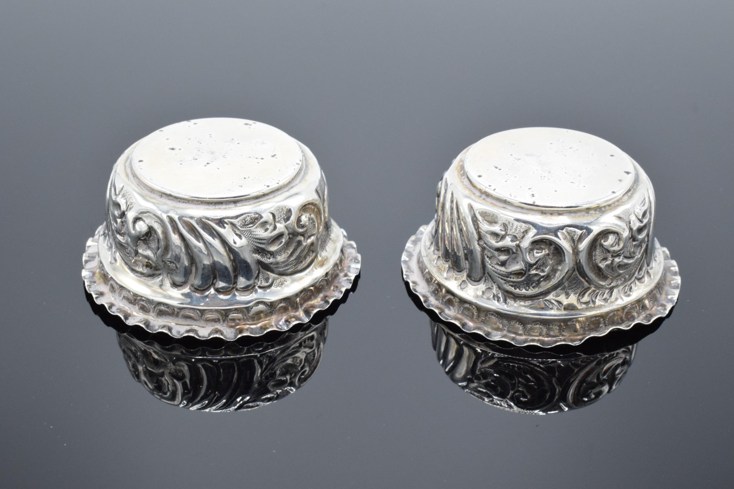A pair of silver salts (Birmingham 1902 William Aitkin) 24.9 grams. In good condition with no - Image 3 of 3