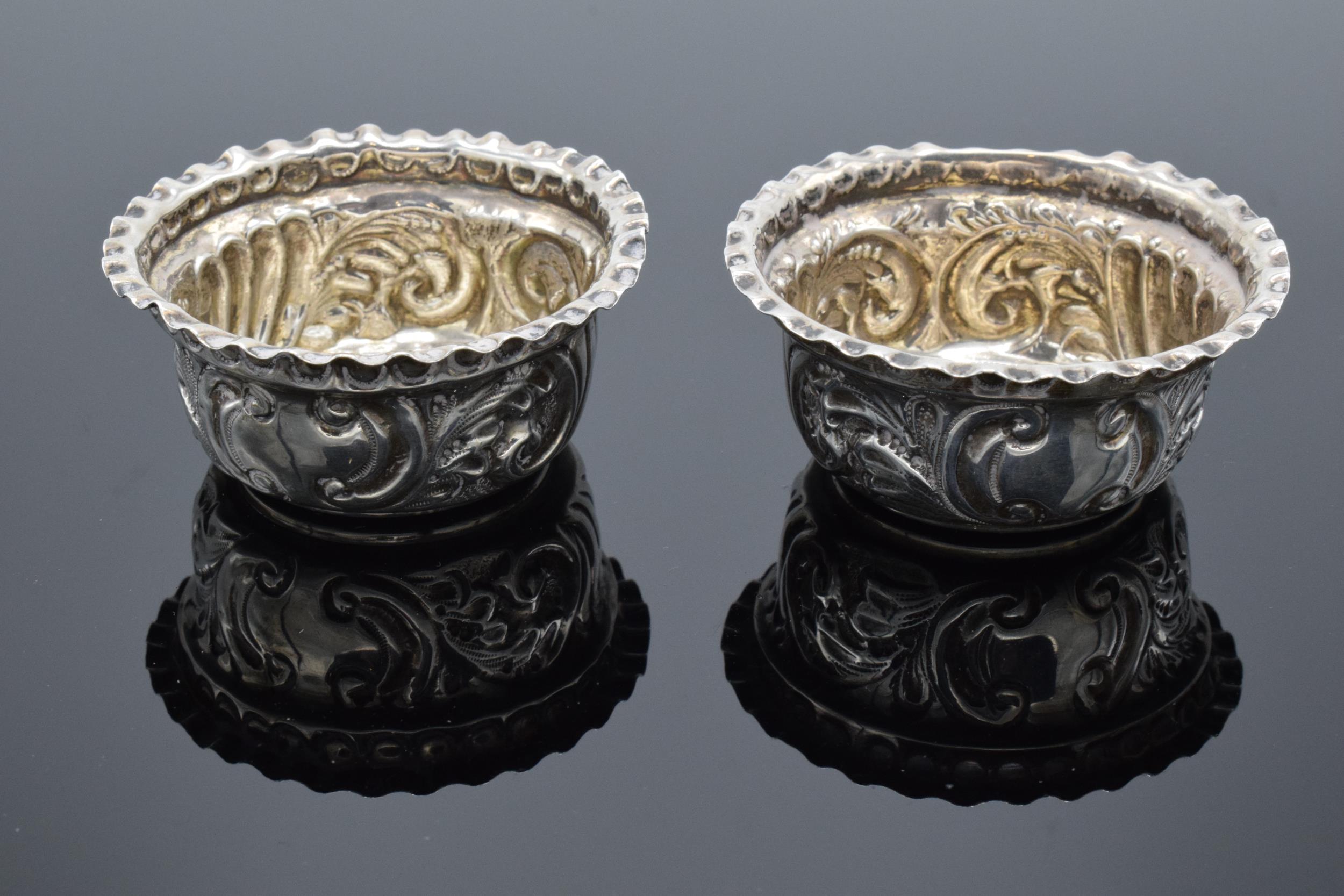 A pair of silver salts (Birmingham 1902 William Aitkin) 24.9 grams. In good condition with no - Image 2 of 3