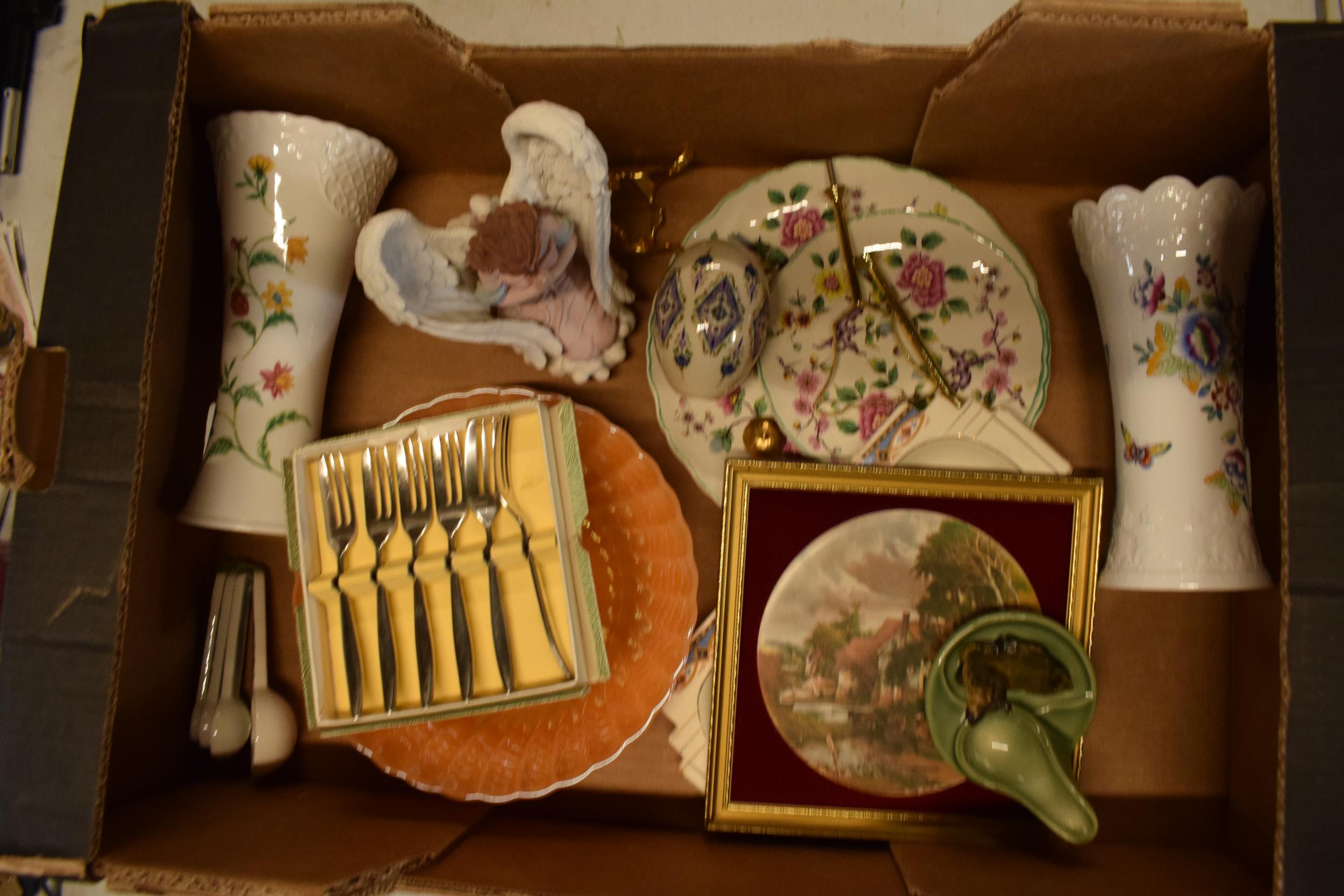 A mixed collection of items to include a Wade pipe holder, Aynsley vase, Old Foley Chinese Rose cake