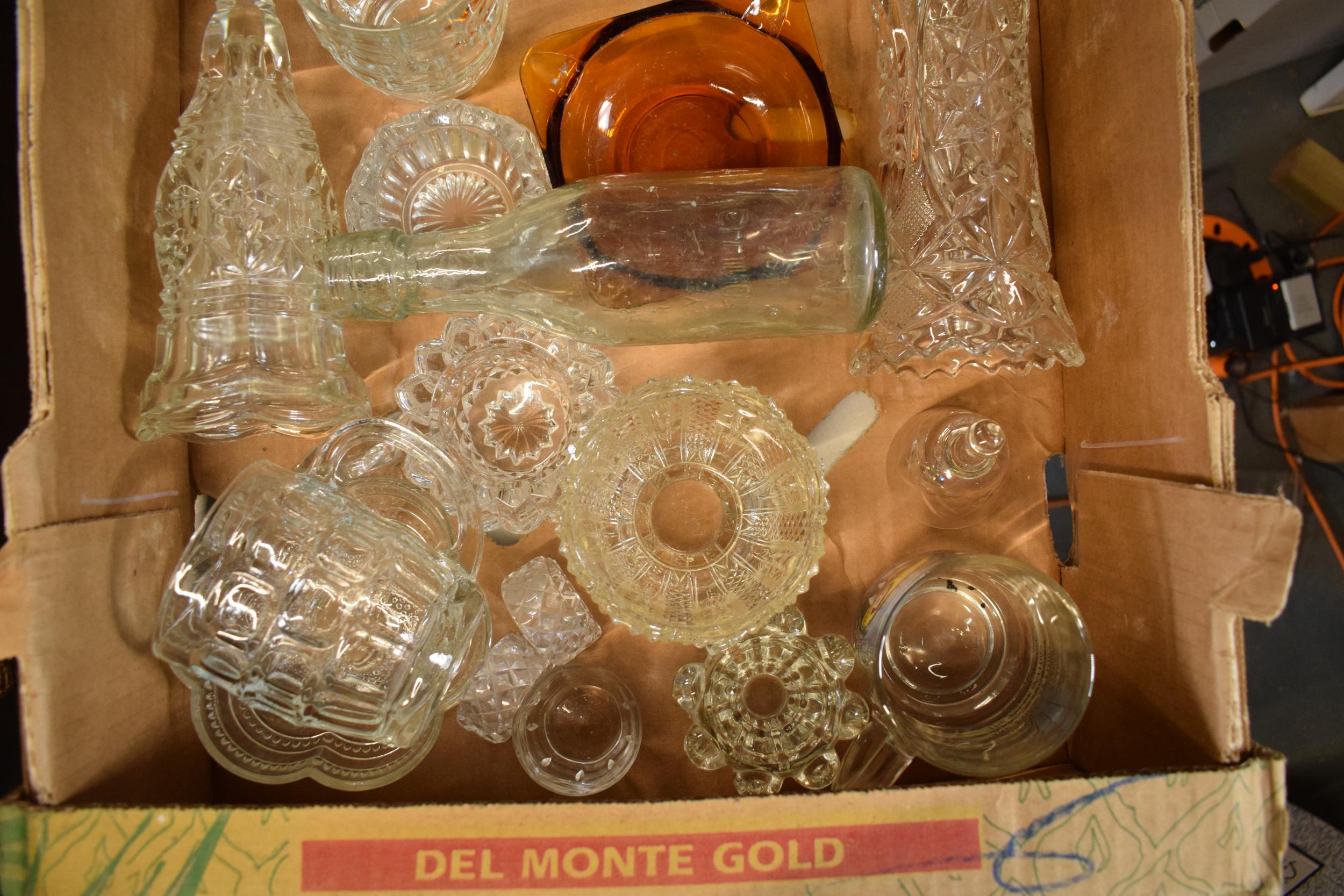 A collection of 20th century glass ware to include cut glass, pressed examples such as vases, - Image 3 of 3