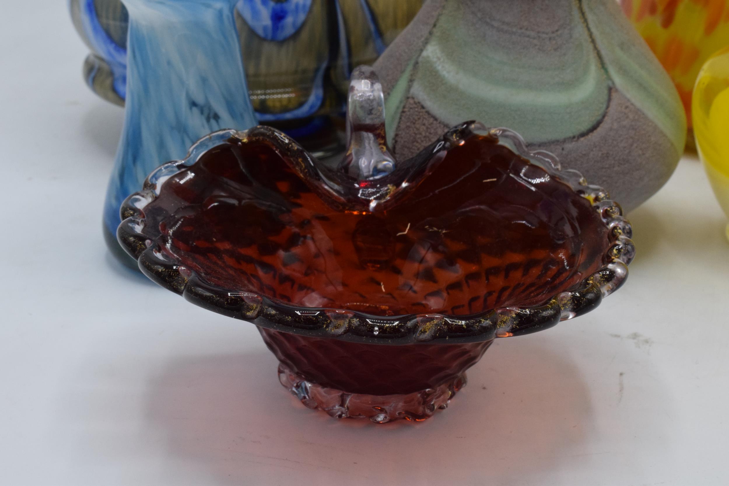 A collection of assorted art / studio glass in the form of jugs, vases, a dish etc. Condition is - Image 3 of 8