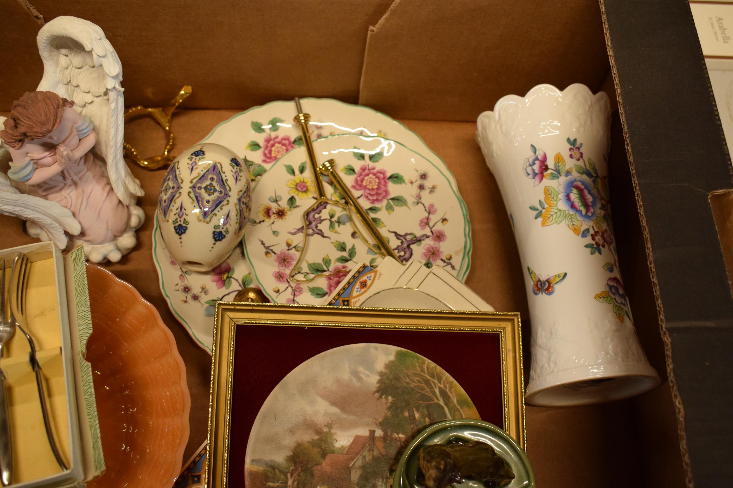 A mixed collection of items to include a Wade pipe holder, Aynsley vase, Old Foley Chinese Rose cake - Image 6 of 6