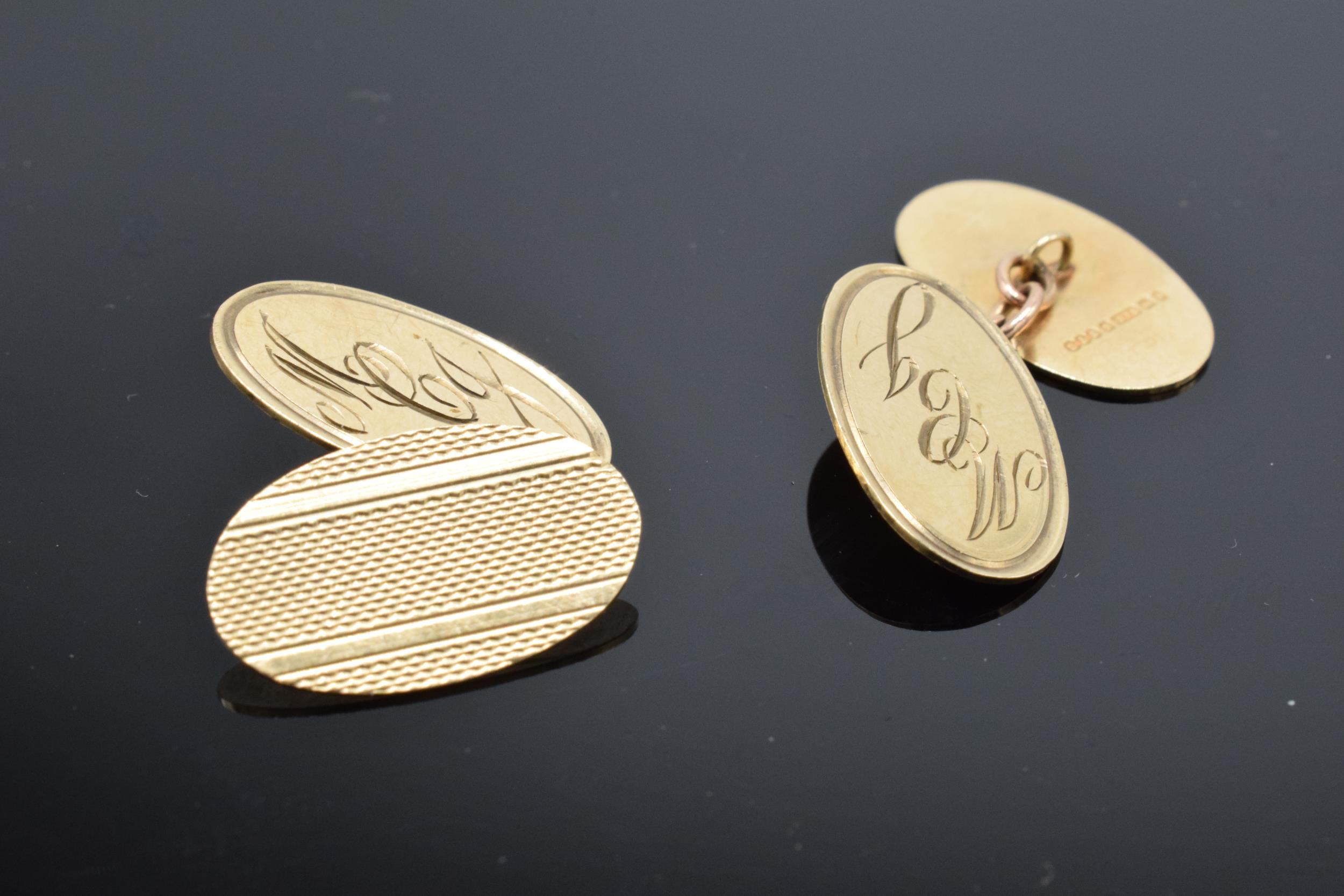 9ct gold chain link cufflinks. 3.8 grams. - Image 2 of 3