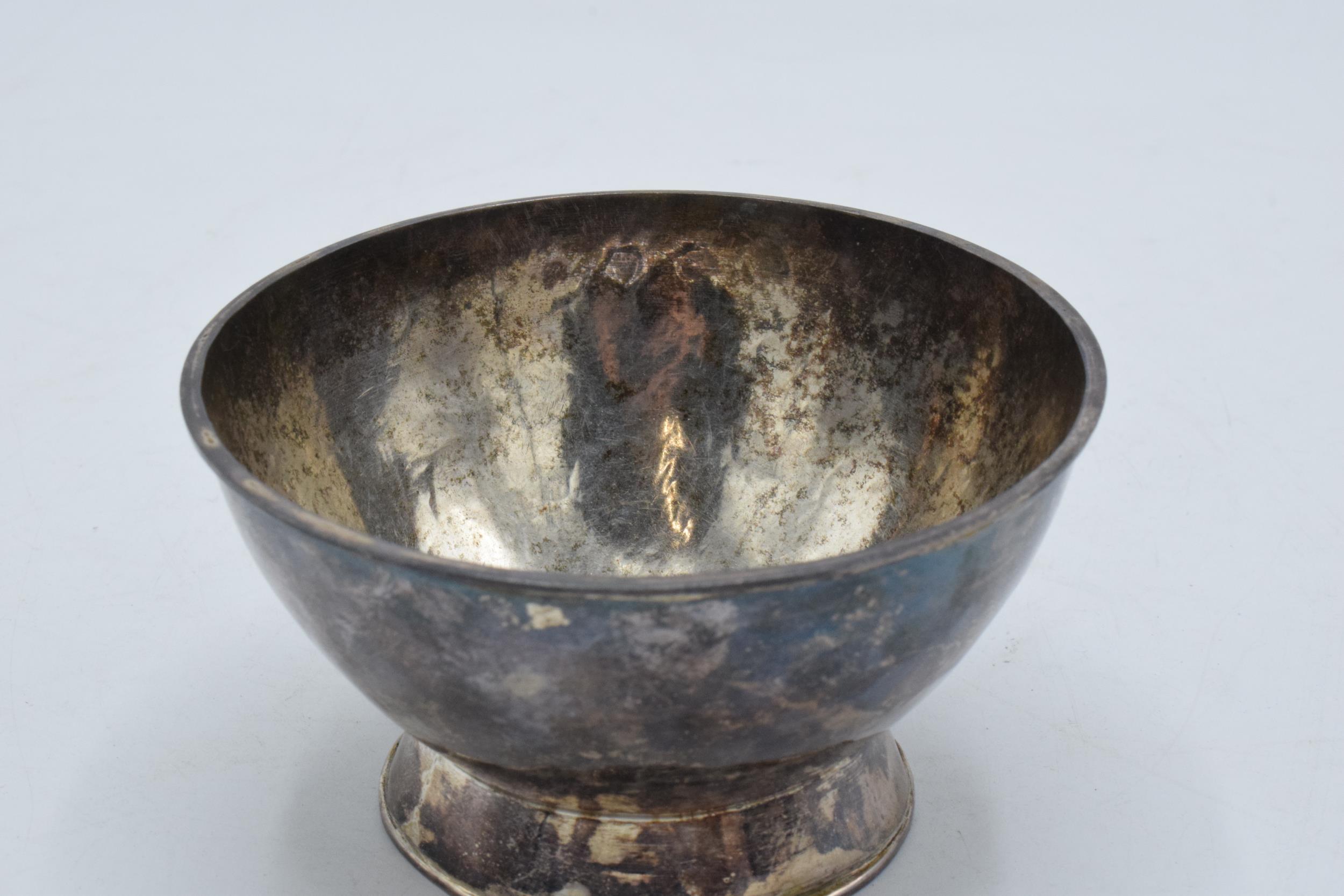 Silver bowl hallmarked for Chester 1961. 139.7 grams. Some bending towards the bottom rim. - Image 3 of 6