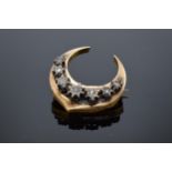 French 18ct gold and diamond chip crescent / half moon brooch. Total weight 4.9 grams.