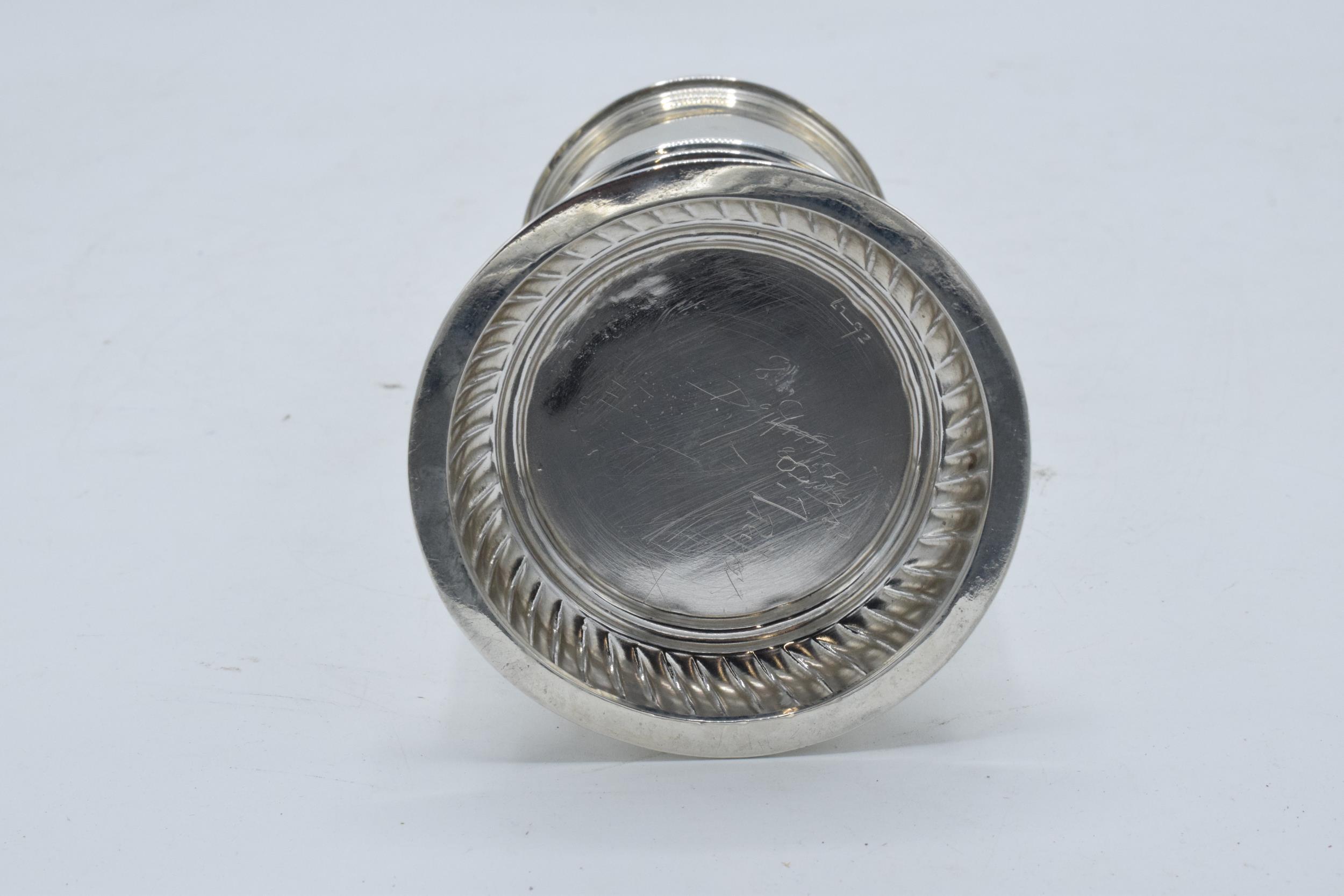 Large ornate silver sugar sifter / caster. 258.5 grams. Hallmarks on body rubbed. 19.5cm tall. In - Image 5 of 5