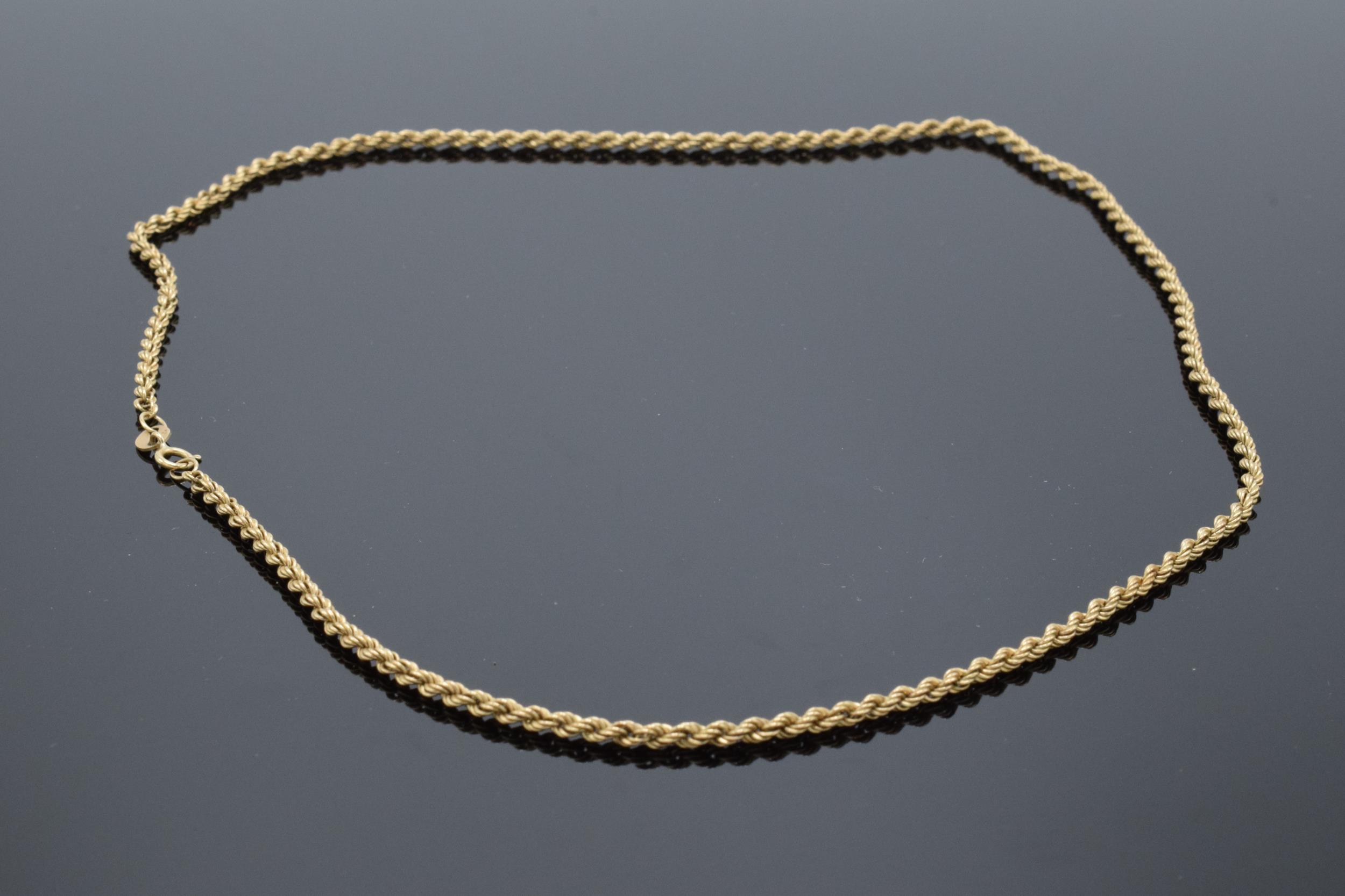 9ct gold rope chain 3.3g. 52cm long.