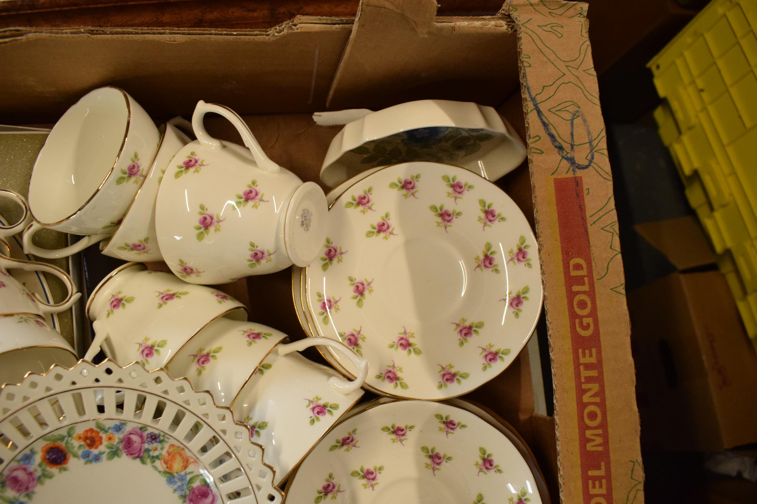 A mixed collection of items to include Wedgwood, 19th century pottery, coronation mugs, a floral - Image 9 of 11