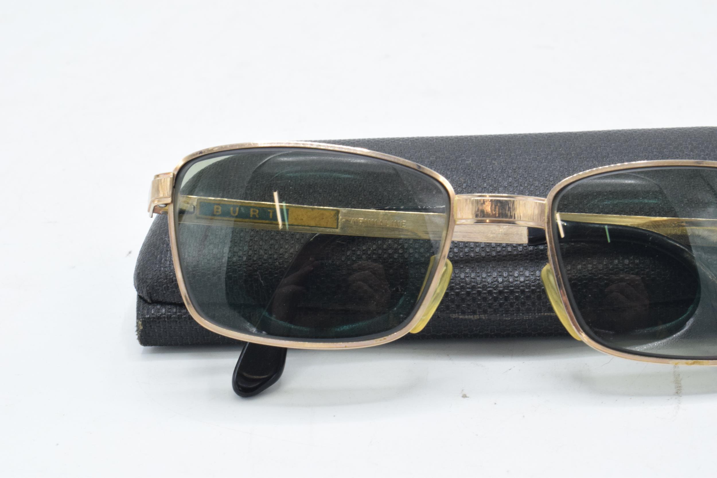 A pair of Viennaline gold plated vintage sunglasses fitted with prescription lenses in case. - Image 2 of 8