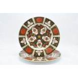 A pair of Abbeydale 28cm diameter Imari style dinner plates in the Chrysanthemum design (2). In good