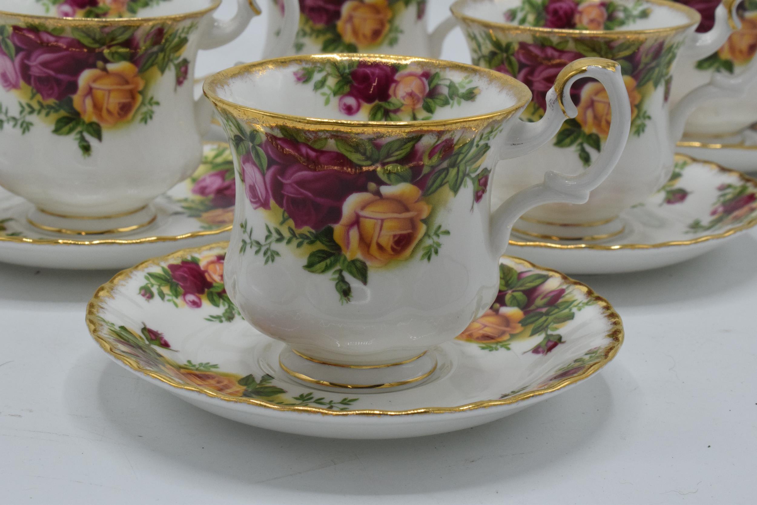 A collection of Royal Albert Old Country Roses items to include 6 coffee cups and saucers (12). In - Bild 2 aus 3