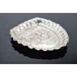 Edwardian silver cherub shield-shaped pin tray with Reynold's Angels decoration. Birmingham 1902. 9x