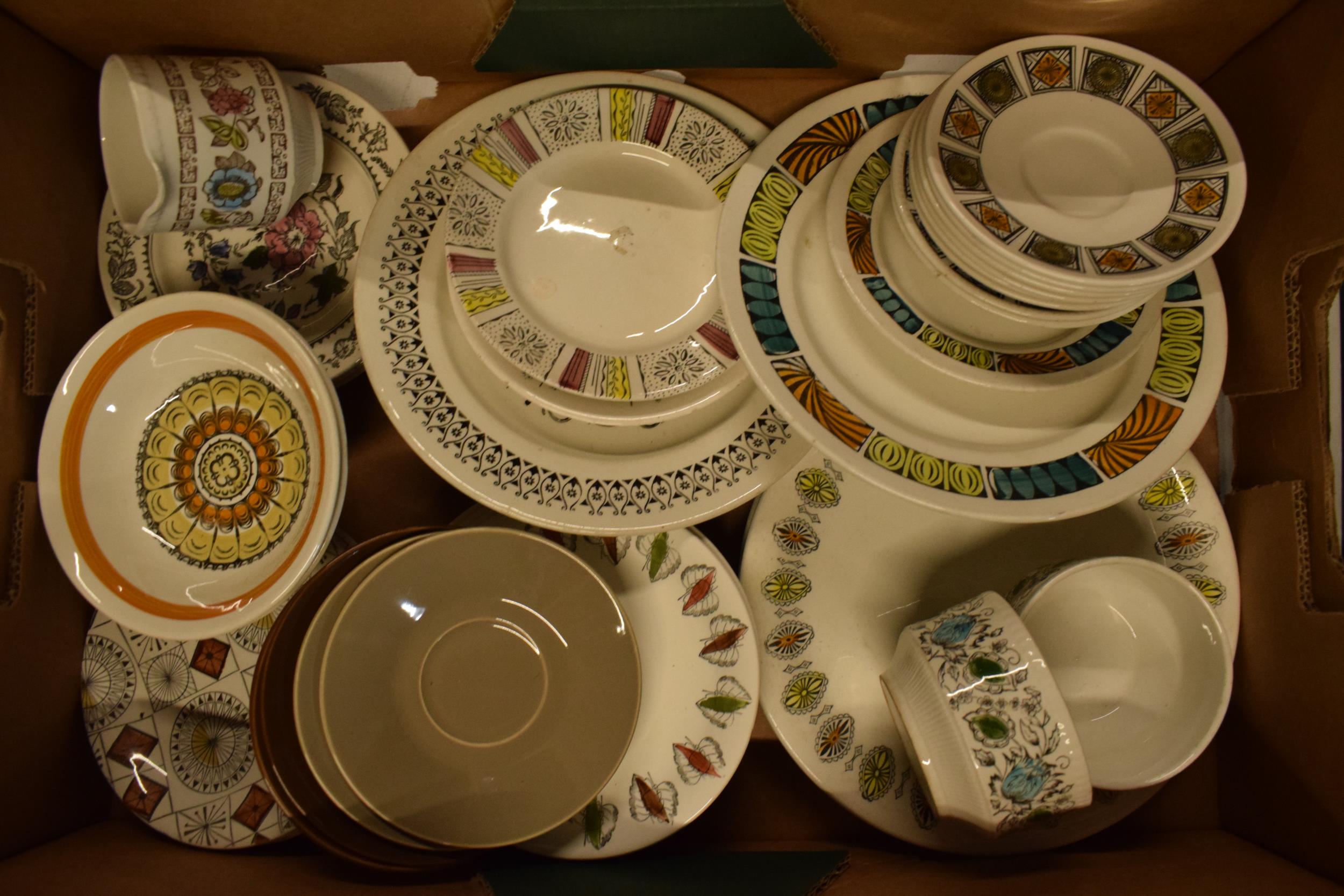 A large collection of vintage mid century Broadhurst Ironstone Kathie Winkle tea and dinner ware - Image 2 of 3