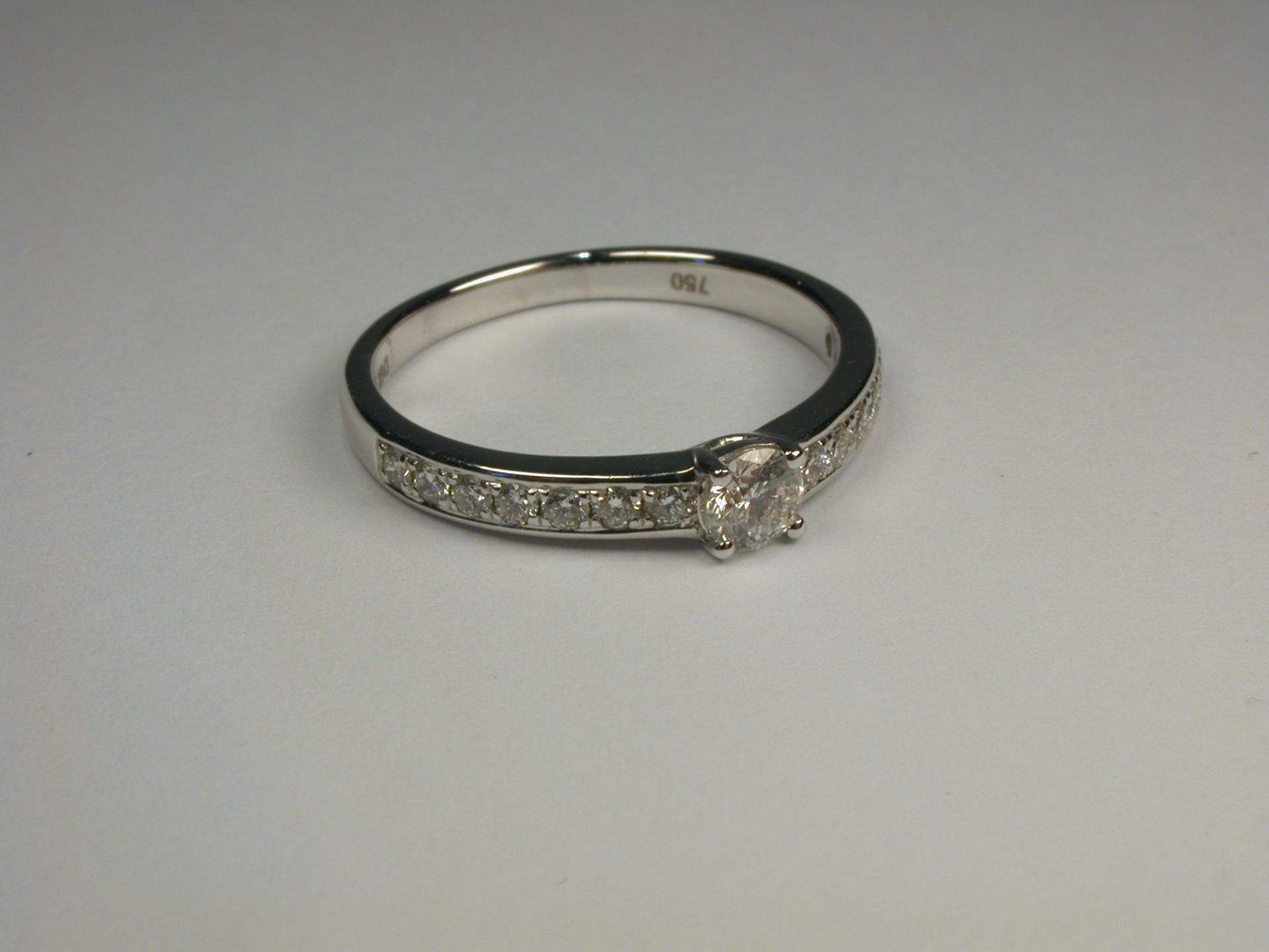 Ring WG 750, Diamanten ca. 0,44 ct - 2,86 Gramm