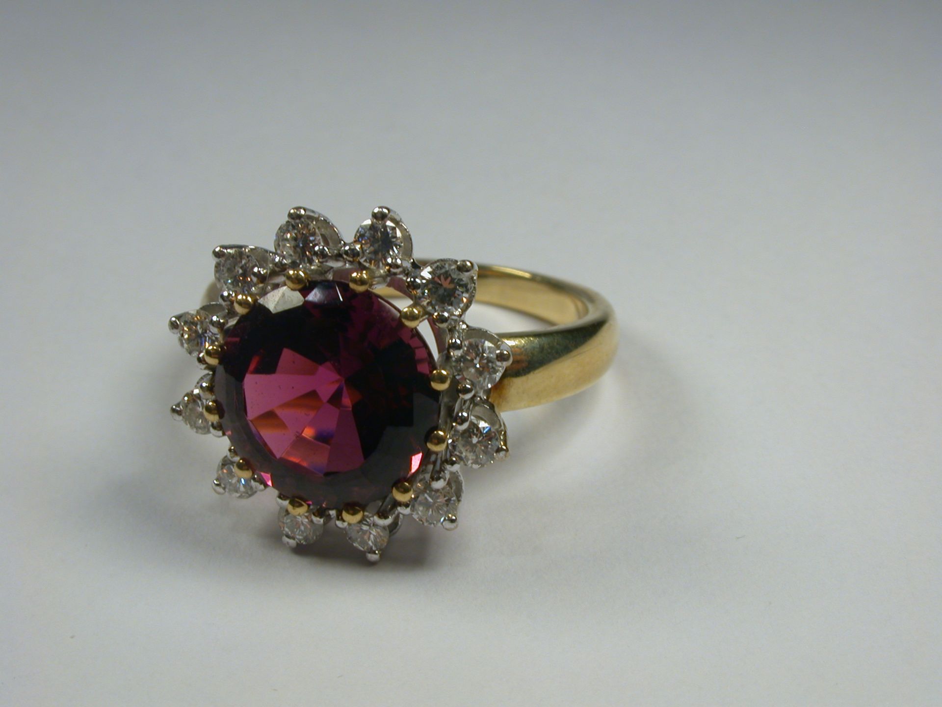 Ring GG/WG 585, Turmalin, Diamanten ca. 0,75 ct - 7,44 Gramm