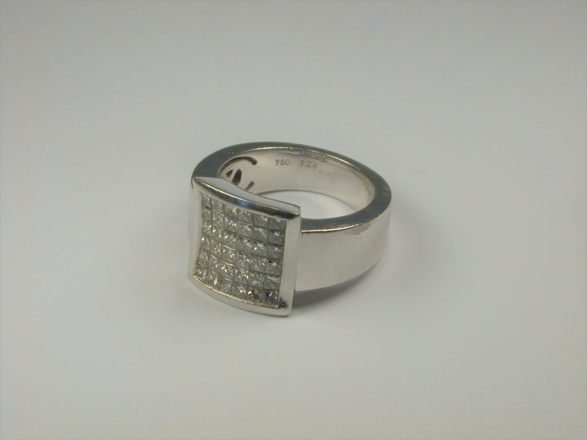 Ring, WG 750, 36 Princess Cut Diamanten 1,08 ct - 11,89 Gramm