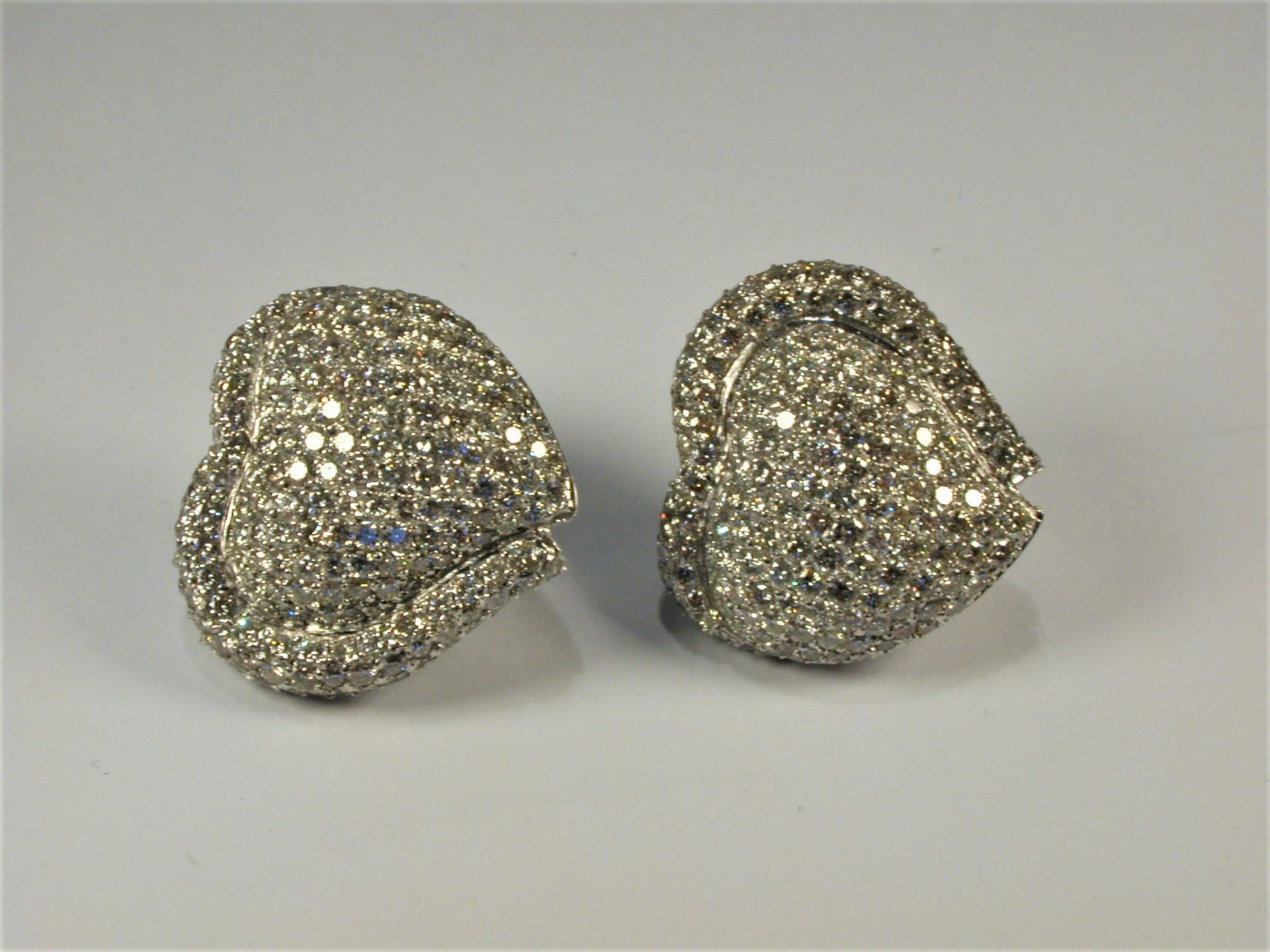 Ohrringe WG 750, Diamanten ca. 8,00 ct - 18,8 Gramm