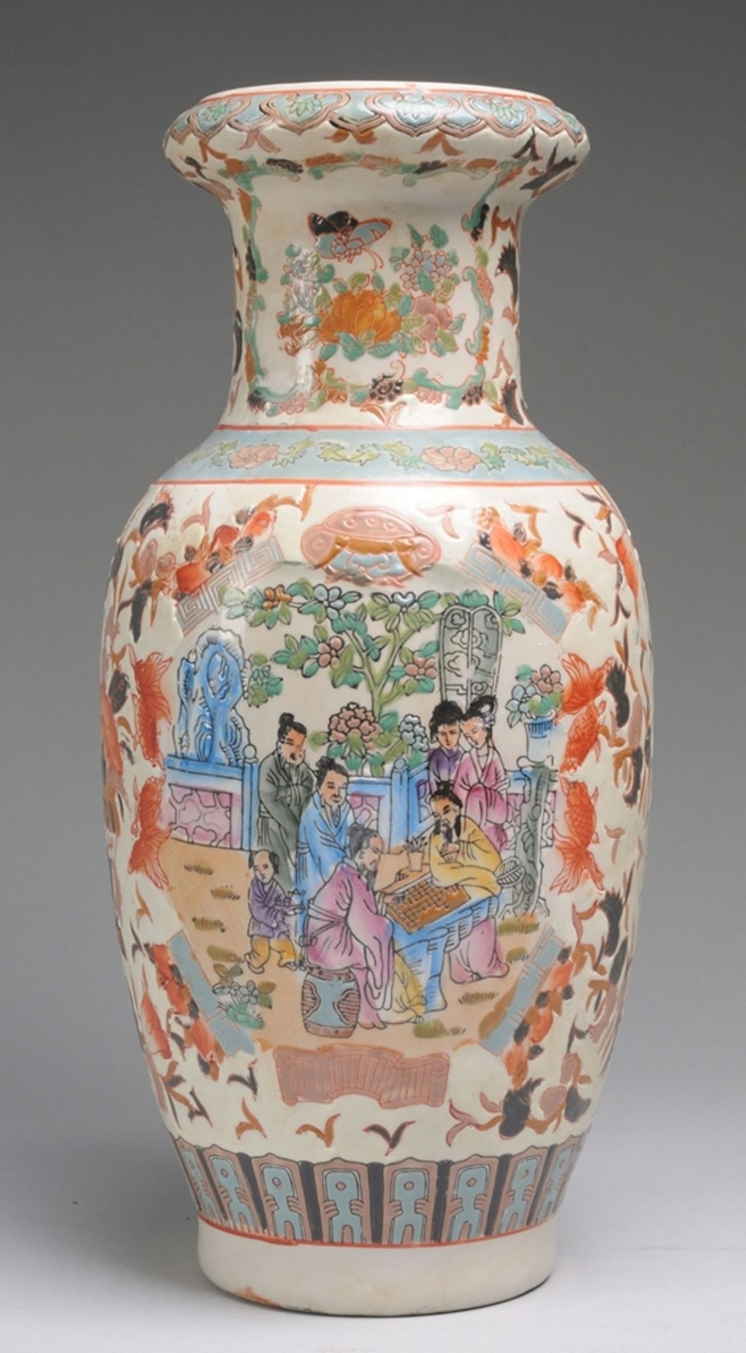 Vase mit figürlichen Szenen