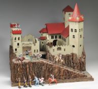 Große Burganlage mit Massefiguren