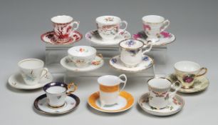 Zehn Mokkatassen mit UT