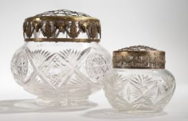 Zwei Kristall-Steckvasen