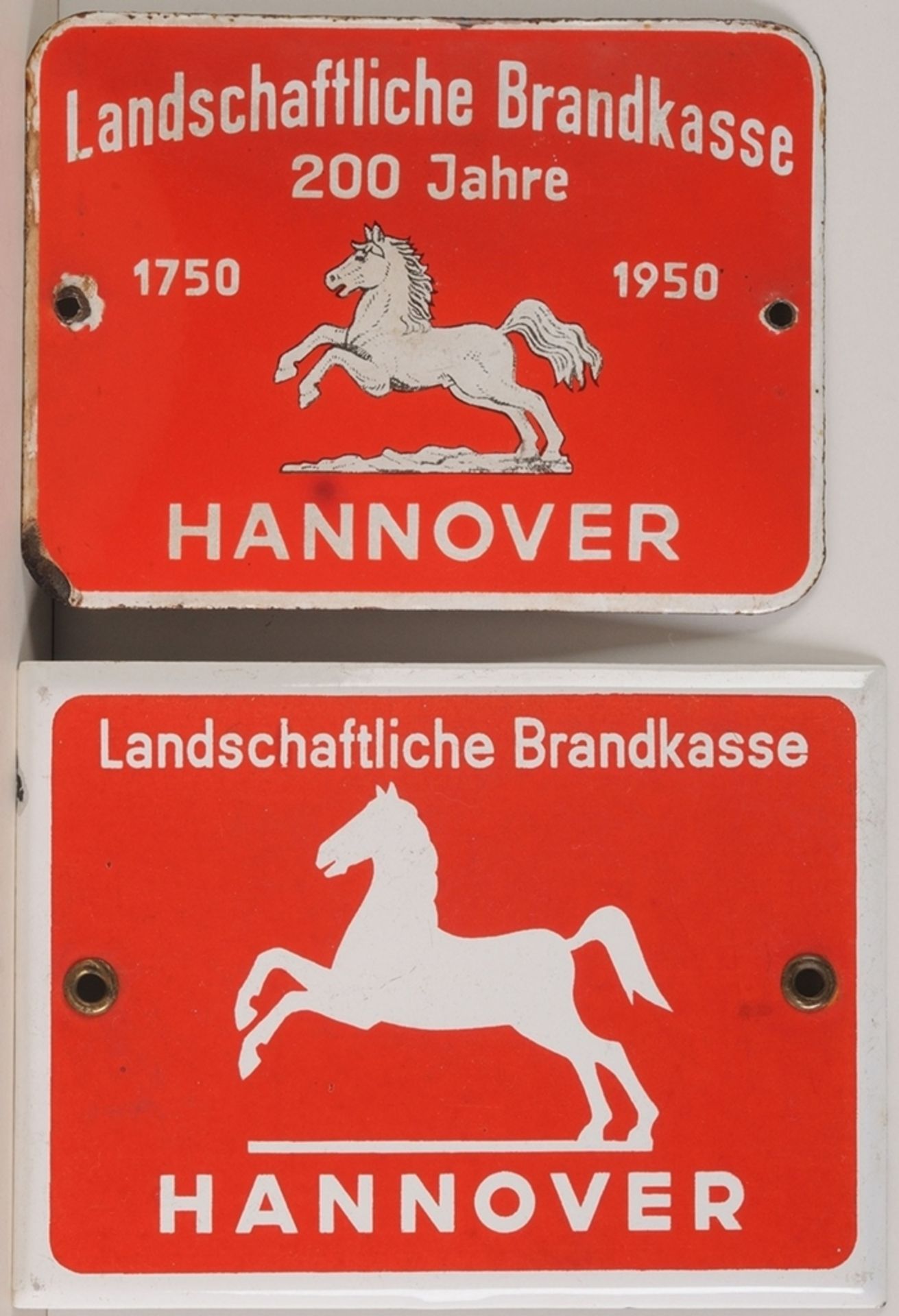 Zwei Emailschilder "Landschaftliche Brandkasse Hannover"