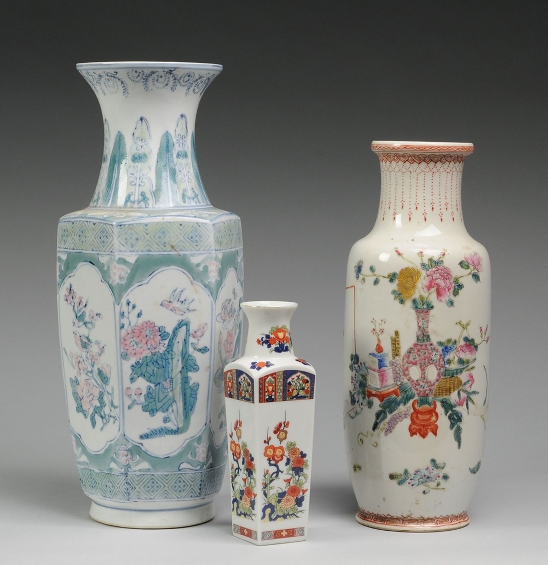 Drei asiatische Vasen Porzellan.