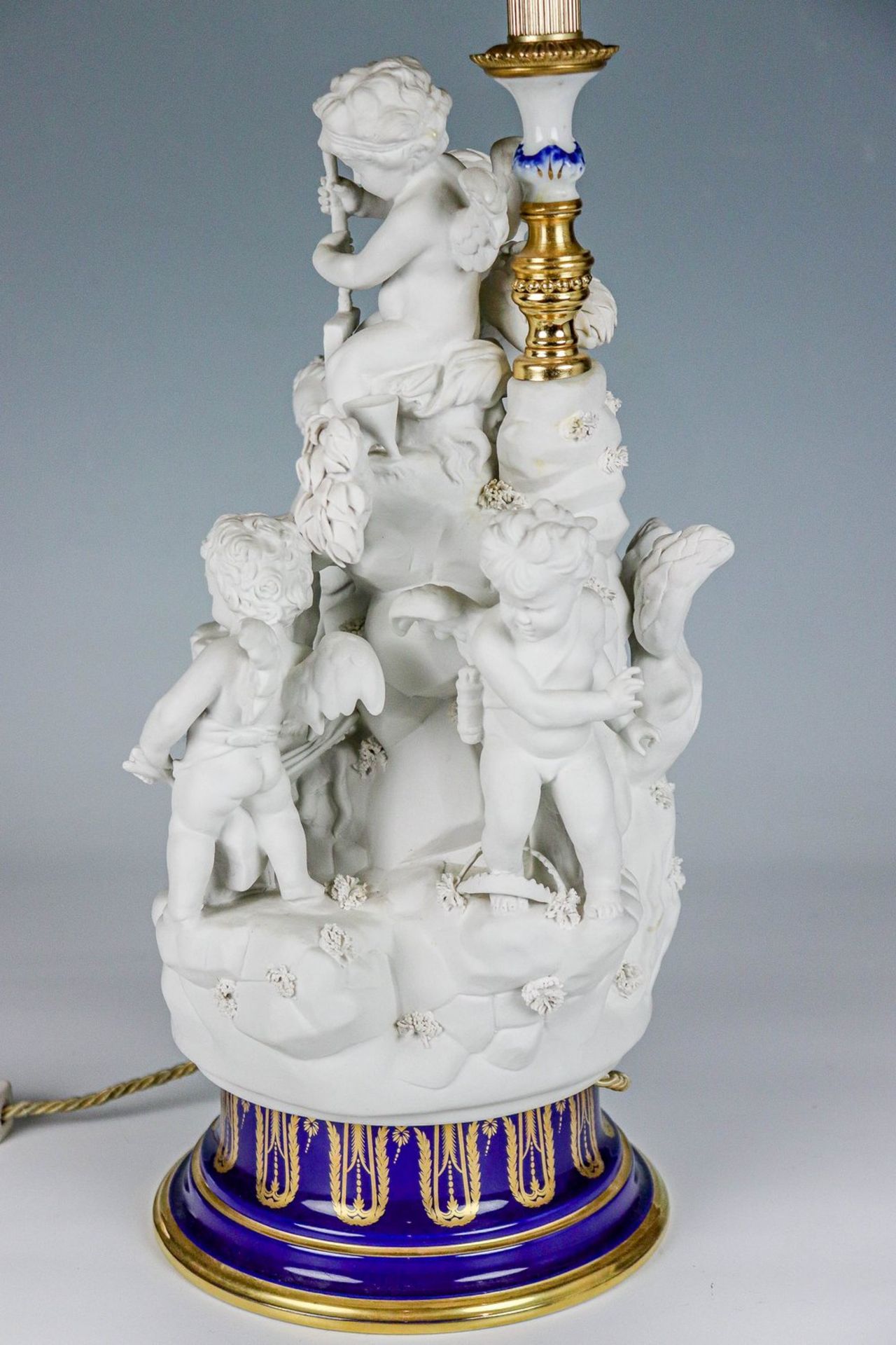 Tischlampe mit Amorknaben Mangani, Porcellane d'arte, Italien  - Bild 2 aus 3
