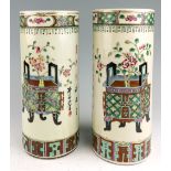 Zwei zylindrische Vasen China